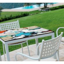 Table en pierre de lave avec chaises Friends Saint Raphael