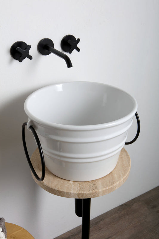 Tabouret à structure métallique et plateau en marbre