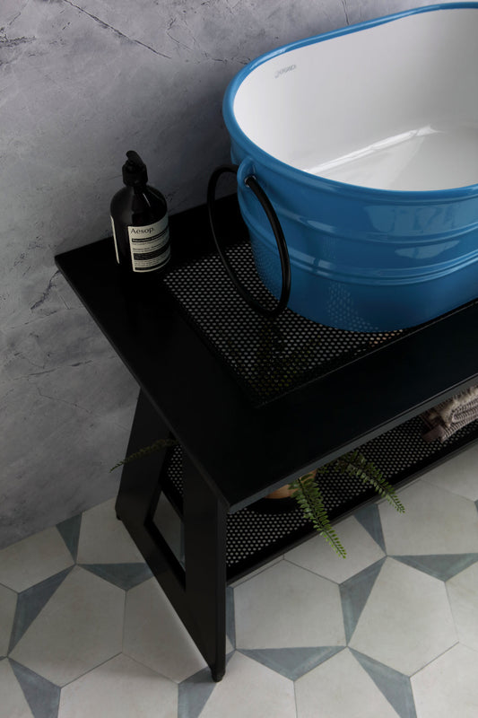 COMPOSITION DE BAIGNOIRE CYAN SUR CHEVALET NOIR