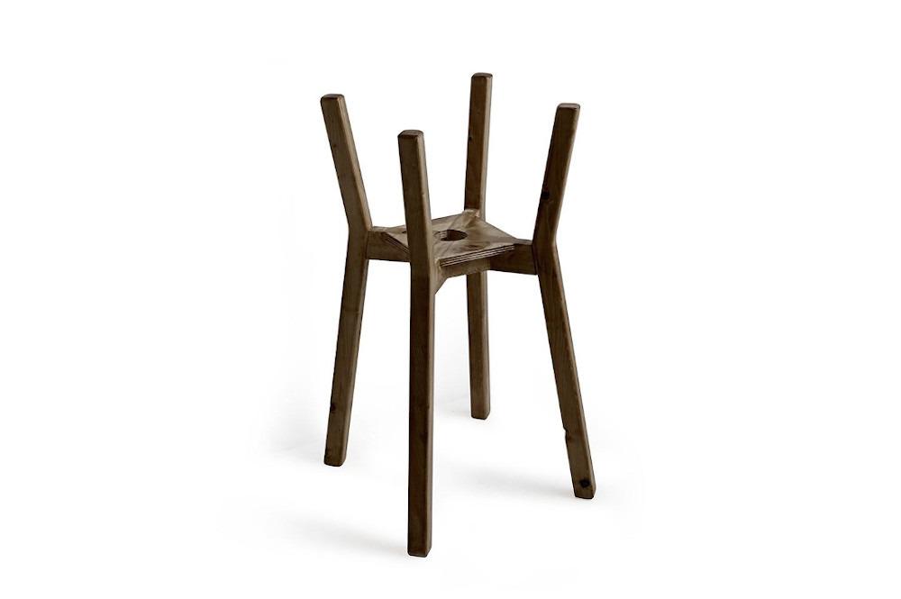 Vasque mi-haute sur pied avec cadre en bois